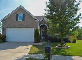 1522 N Wood Creek Dr, Centerville, OH 45458