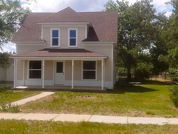2-Story, Porch and side Yard