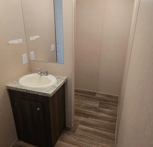 122 Gawain Dr — Photo 9