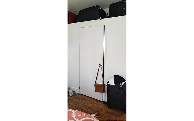 Rented by Douglas Elliman | media 15