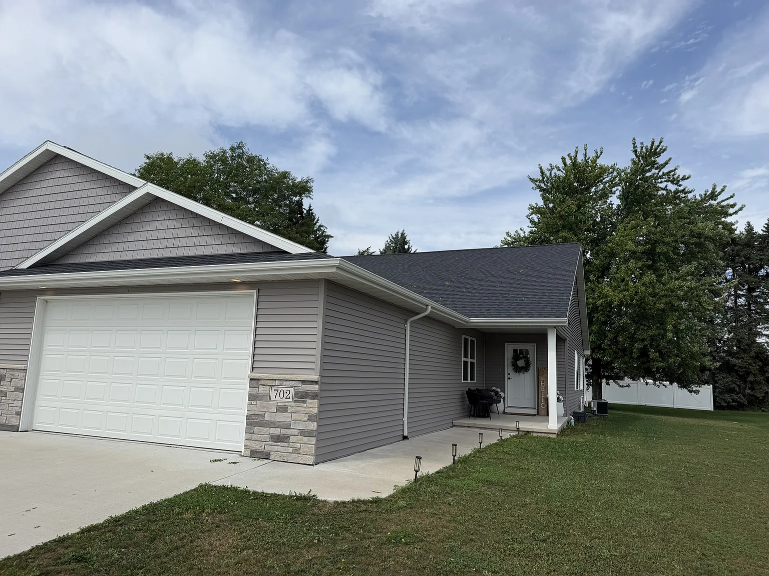 3 bed, 1925 sqft, $2,250 — Photo 2