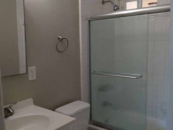 2nd image of 3200 W 99th St APT 4