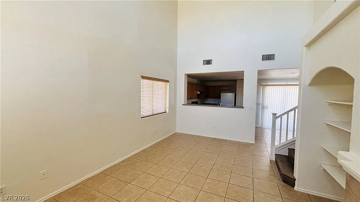 3 bed, 2.5 bath, 1650 sqft, $1,899 — Photo 2