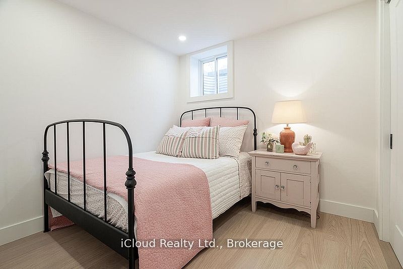 Burlington House for rent - 5 Bedrooms — photo 46