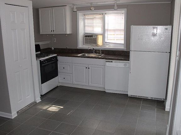 2nd image of 1820 Monroe Dr NE APT 3