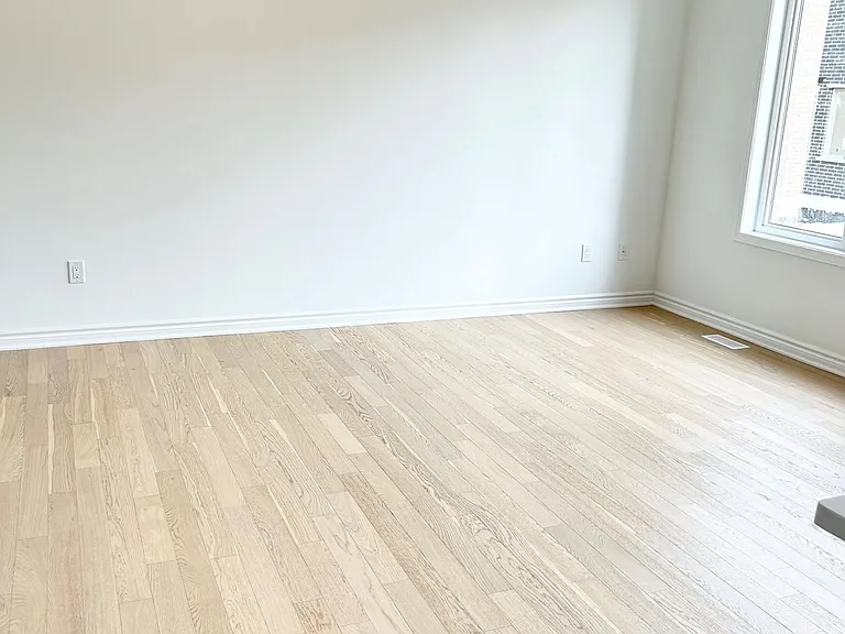 90 Milt Schmidt St — Photo 11