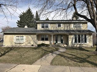 1720 4th Ave E, Williston, ND 58801