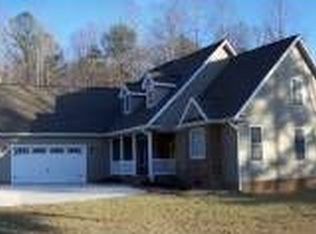 1297 Daniels Rd, Trenton, GA 30752