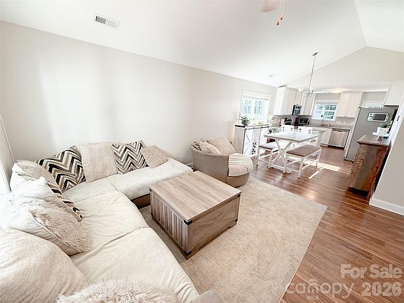 5th image of 311 Prince St