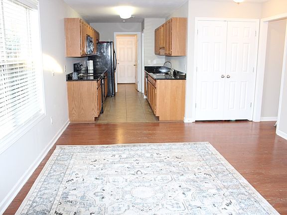 4th image of 710 Hunter Ct