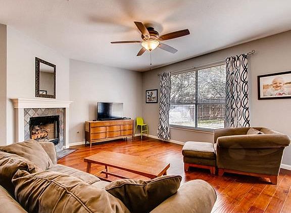 4th image of 1402 Desert Willow Pl