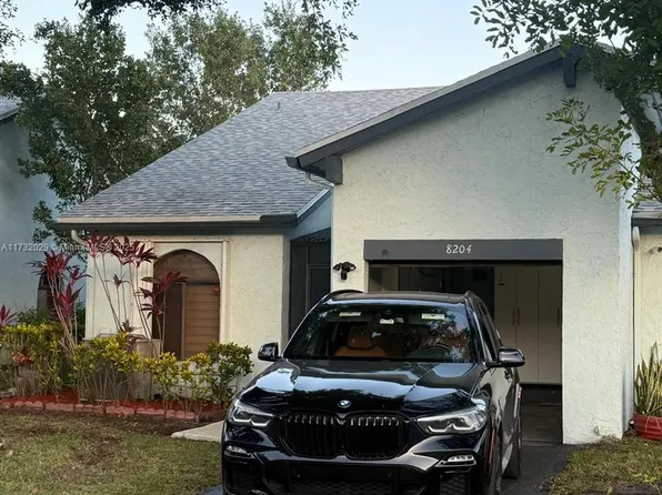 8204 NW 100th Ln, Tamarac, FL 33321