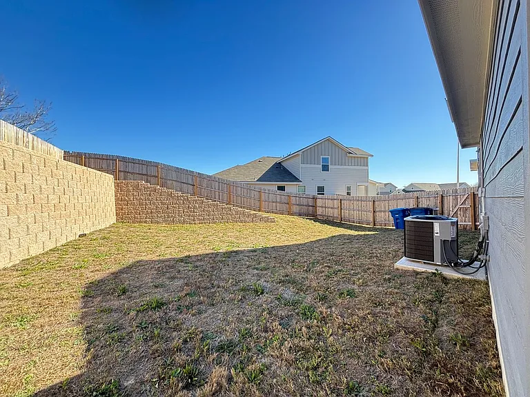 330 Caleb Ct — Photo 33