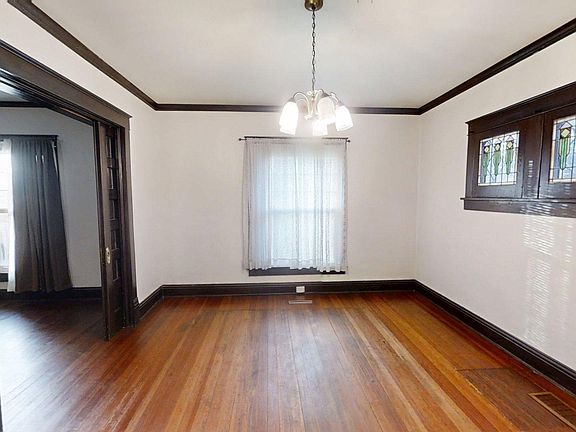5th image of 308 N Nebraska St