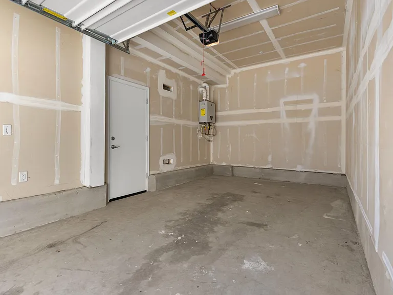 306 Misty Cir — Photo 37