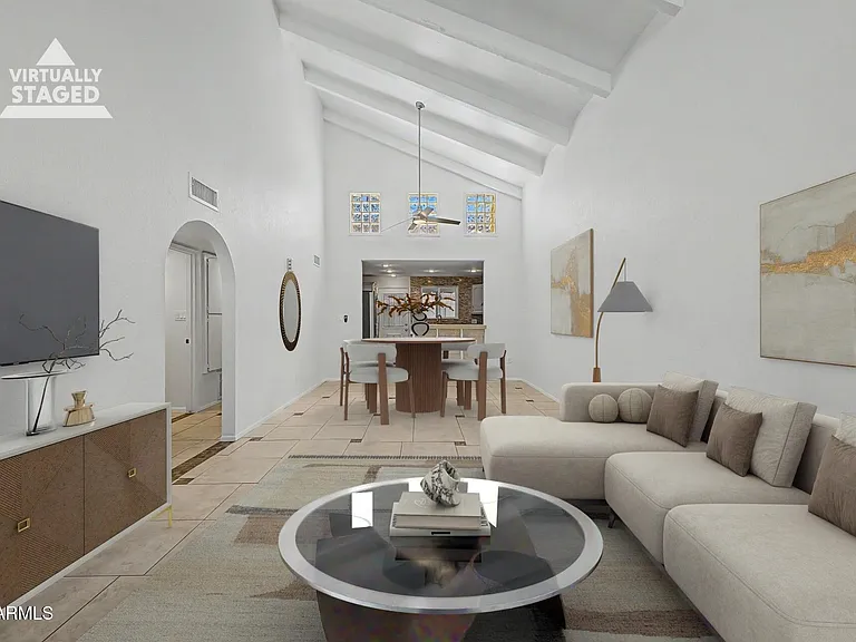 2225 E Catalina Dr — Photo 1