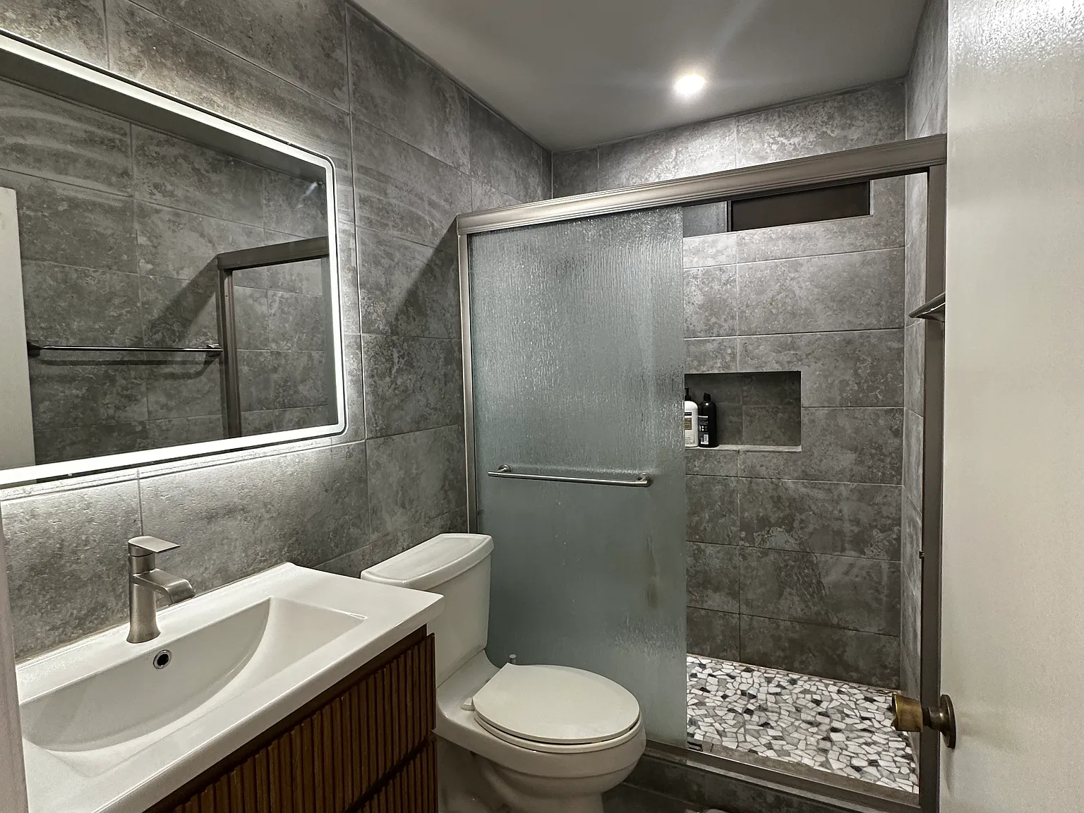 1 bed, $1,400 — Photo 2