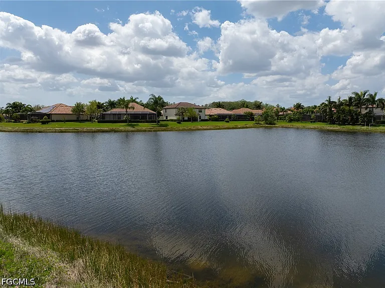 10960 Cherry Laurel Dr — Photo 6