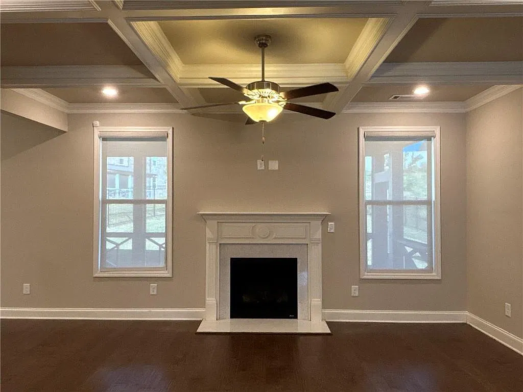 5 bed, 4.0 bath, 3393 sqft, $3,850 — Photo 3
