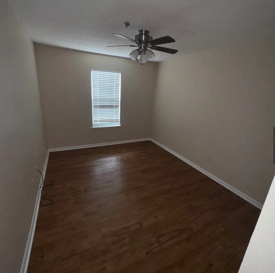 3 bed, 1350 sqft, $1,400 — Photo 4