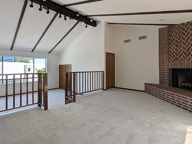 545 Hillgreen Dr — Photo 27