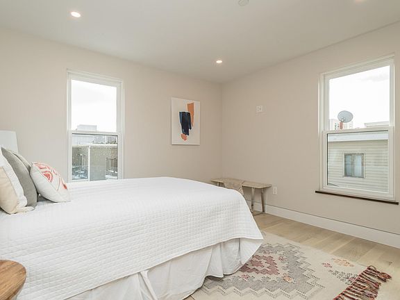 4th image of 105 W 3rd St Unit 6