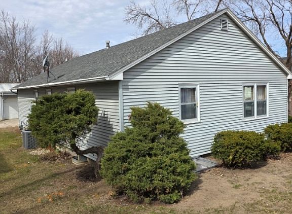 3rd image of 508 2nd St
