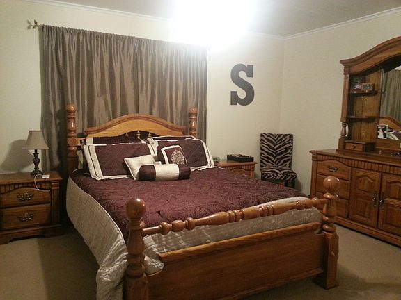 Master bedroom 