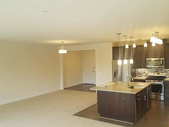 Open, bright and large living and dinning area