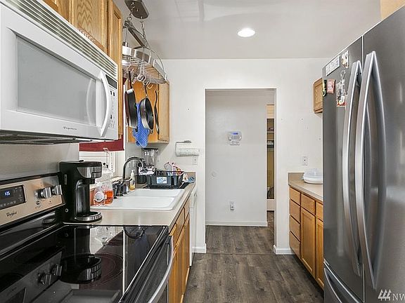4th image of 2319 Earl Ct