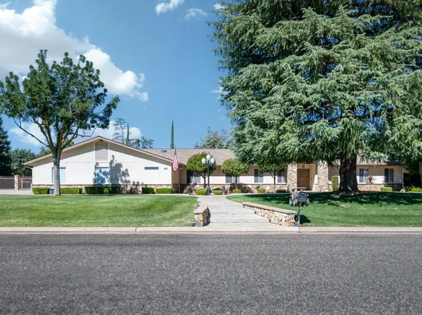 10270 Lanes Bridge Dr, Madera, CA 93636