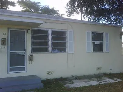 25 B NE 4th Avenue — Photo 2