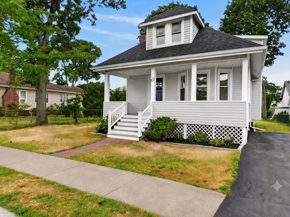 55 Shirley St, Quincy, MA 02169