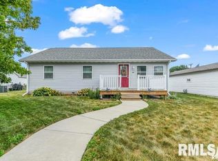 305 NE 1st St, Atlanta, IL 61723