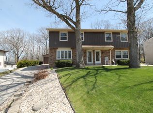 826 Teutonia Dr, Burlington, WI 53105
