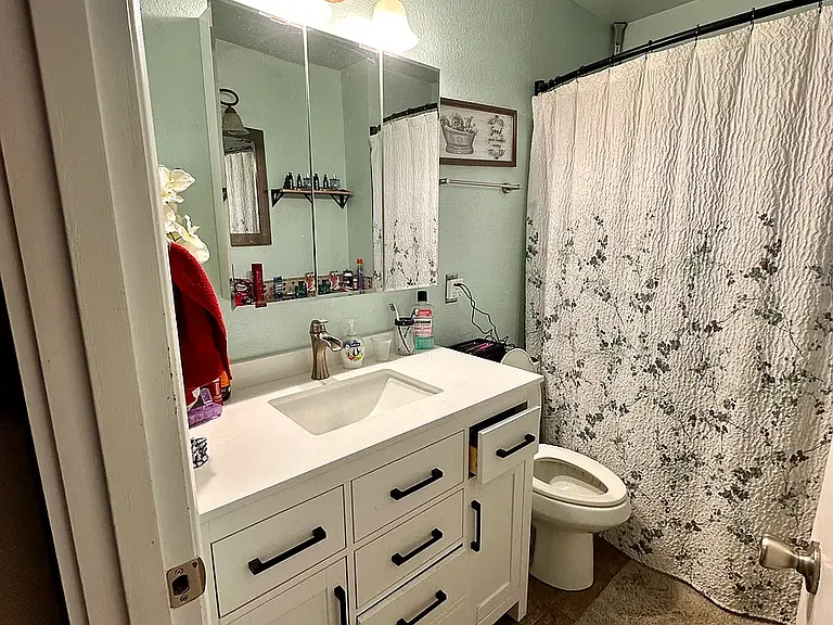 16033 Aqua Rd — Photo 2