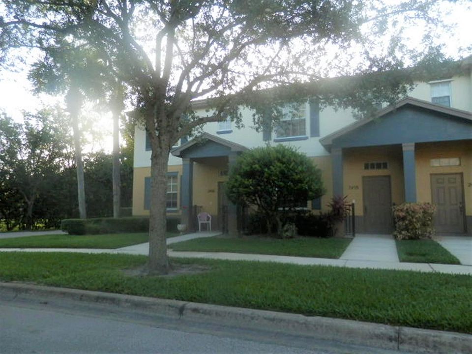 2nd image of 2466 SE Union Park Dr