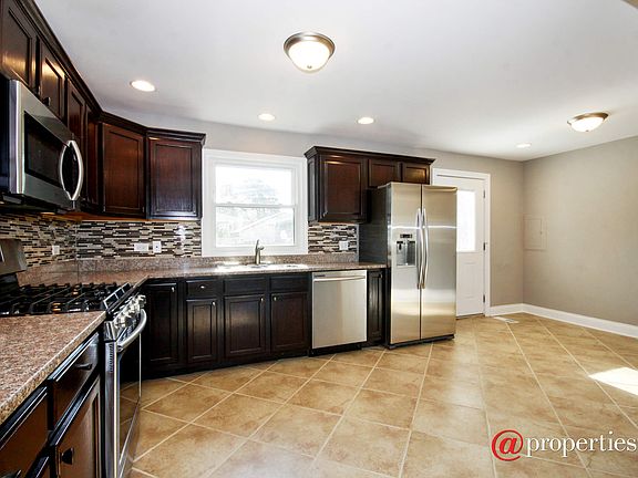 Kitchen / Breakfast Room