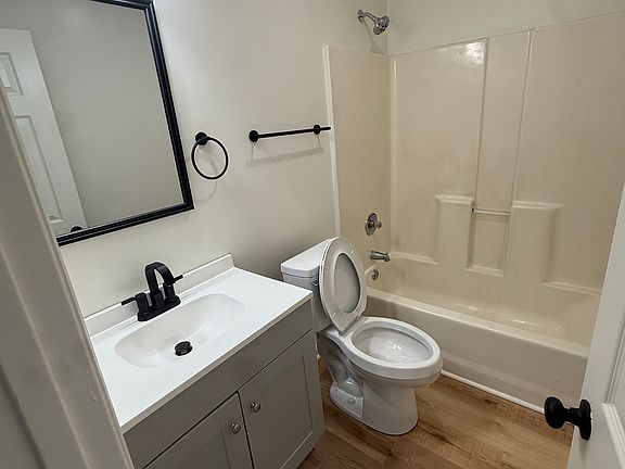 5th image of 6176 Quail Ct