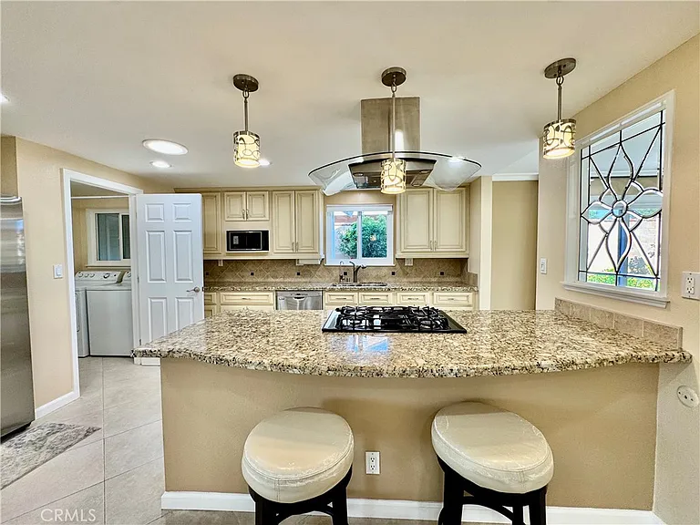 18572 Avolinda Dr — Photo 11