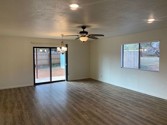 5th image of 35 Yucca Dr
