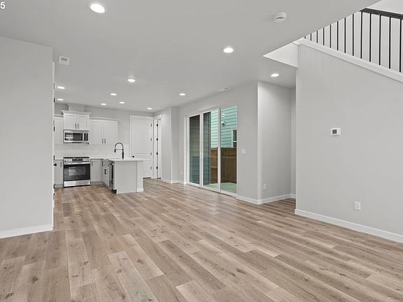 4th image of 3526 SE 86th Ave SE