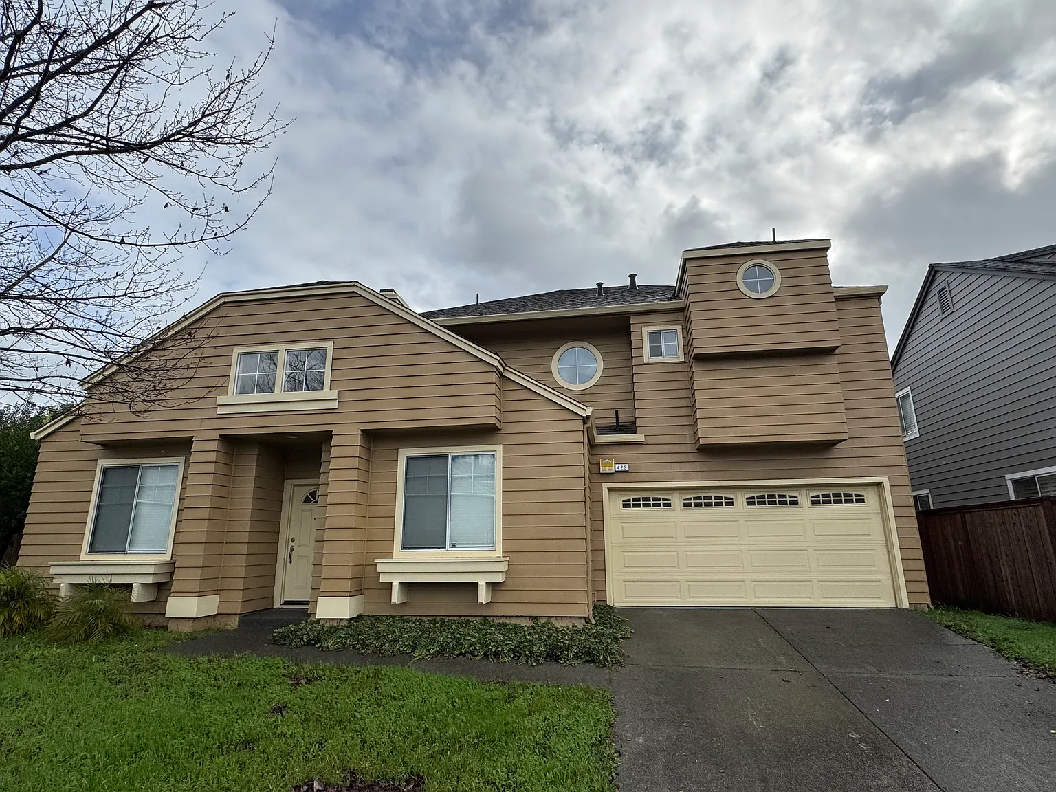 425 Waterview Ter photo 1