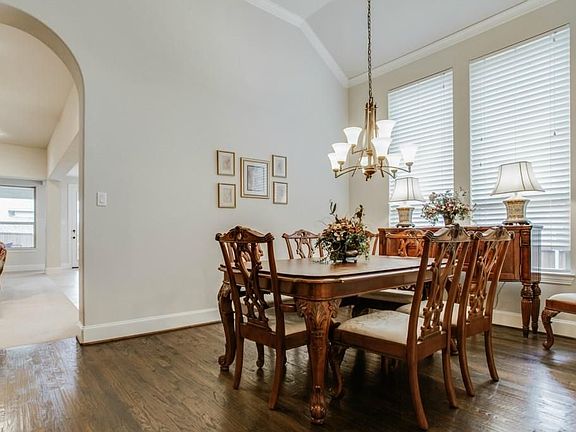 4th image of 6513 Orchard Park Dr