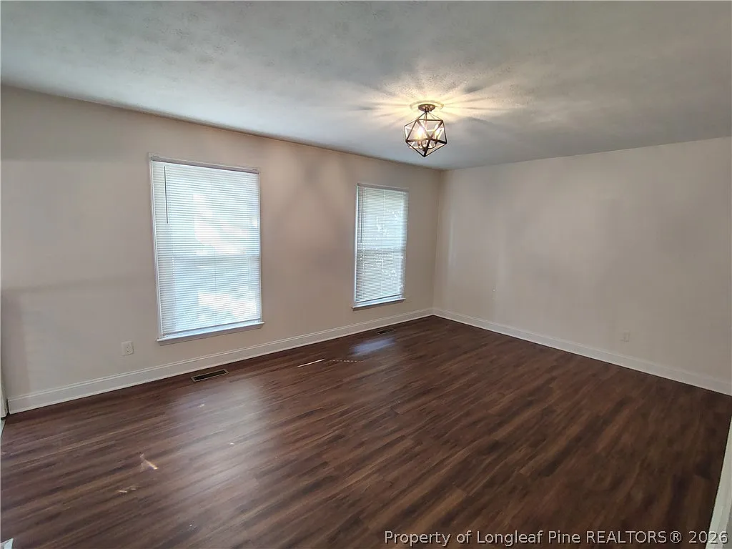 3 bed, 2.5 bath, 1750 sqft, $1,800 — Photo 2