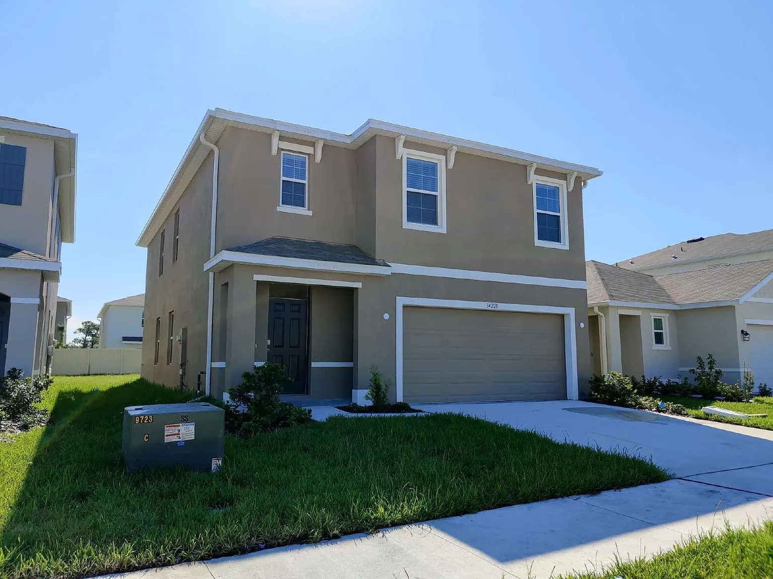 5 bed, 3.0 bath, 2447 sqft, $2,645 — Photo 2