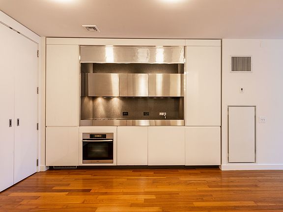 3rd image of 15 William St APT 18B