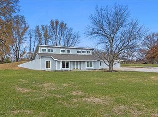 1306 E Hubach Hill Rd, Raymore, MO 64083