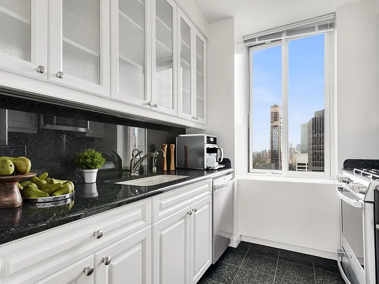 10 Liberty St #31C — Photo 3