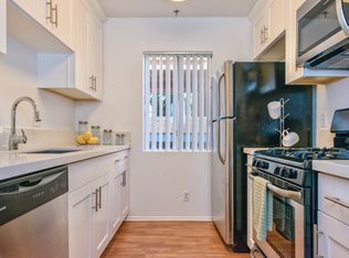 10930 Otsego St APT 211, North Hollywood, CA 91601